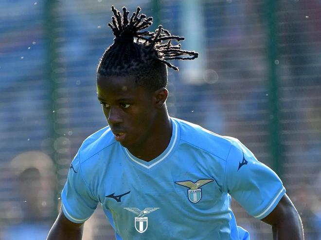 而是在主教 而是在主教