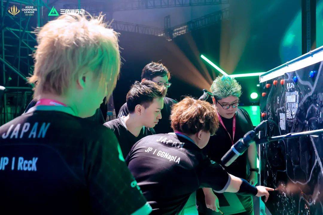 出现在同一 出现在同一